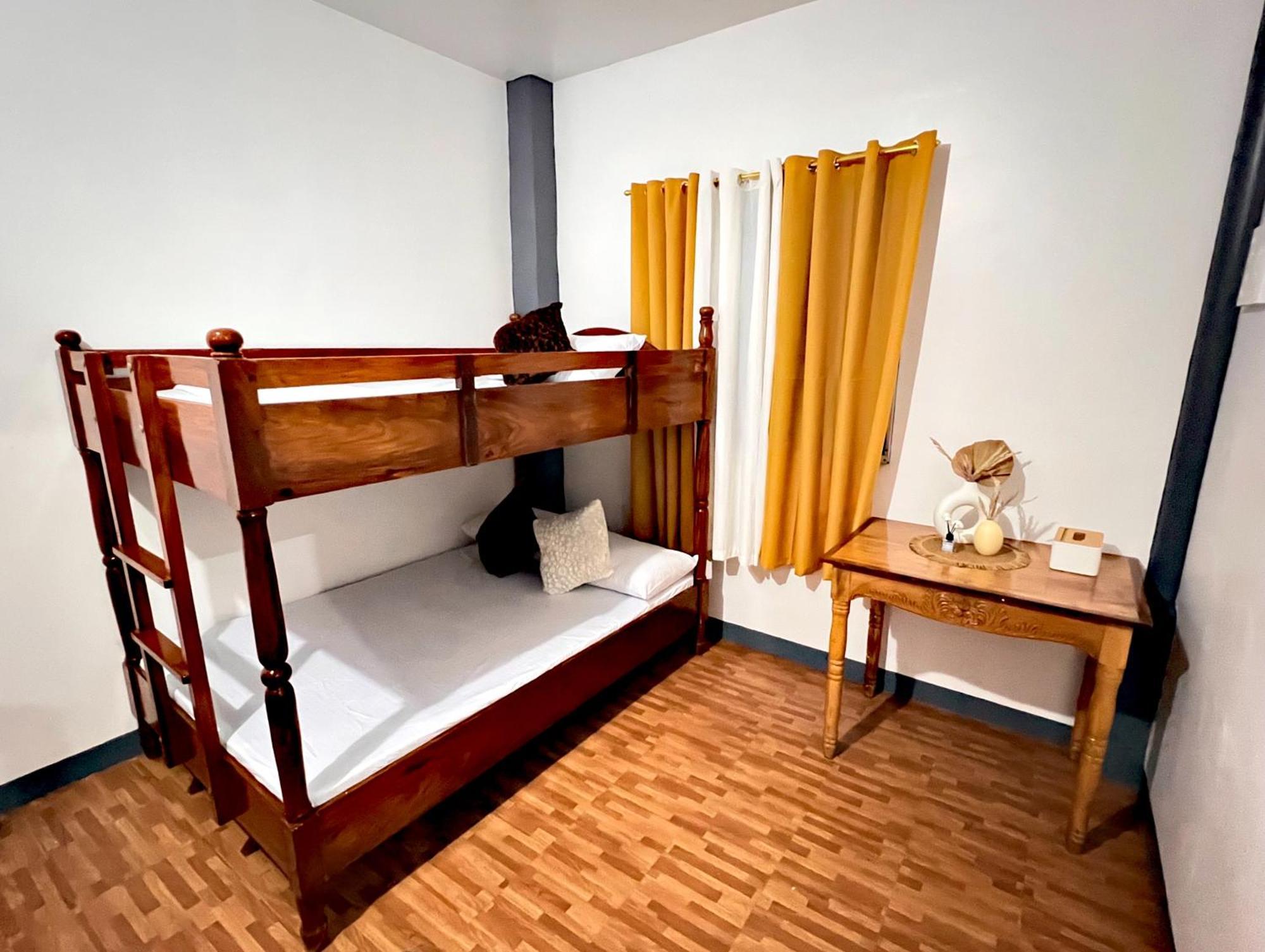 Eighty8 Tourist Inn Coron Eksteriør bilde
